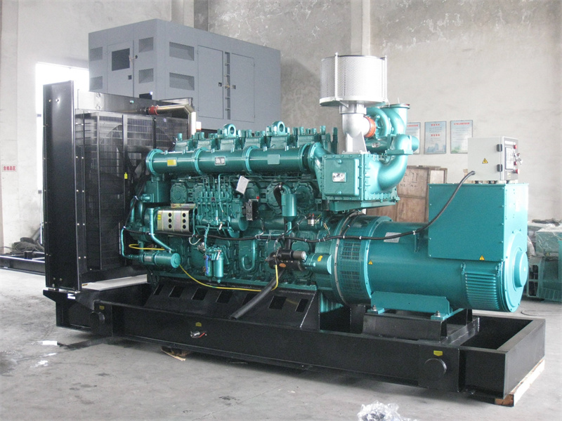 长兴200KW 柴油发电机的油耗是多少？